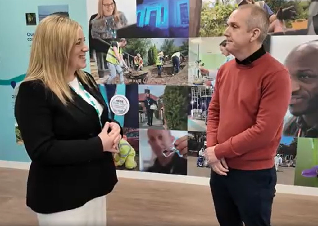 CEO Susan Davy and SES Water Managing Director Pete Harris